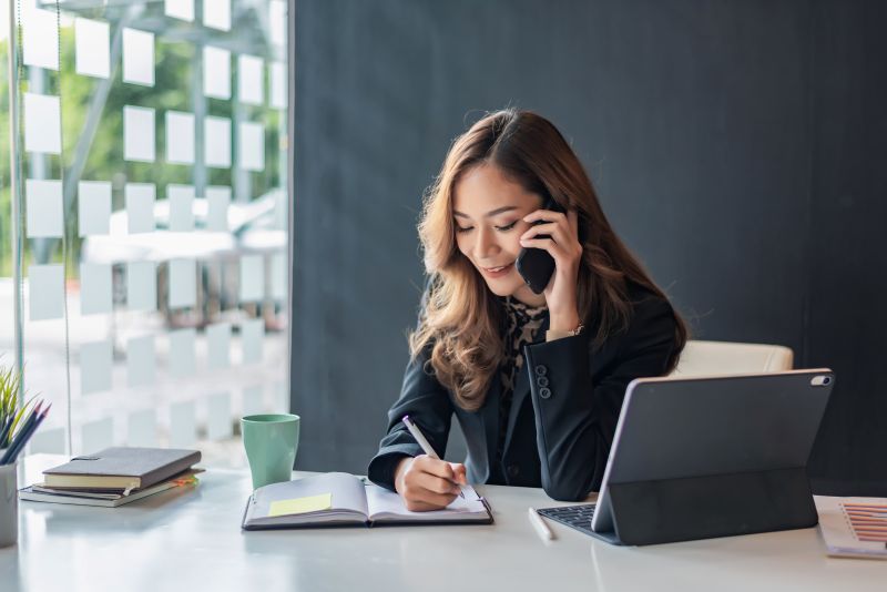 Free consultation with Frontier Law Center's employment class action lawyer