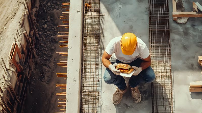 construction-worker-meal-break-job-site-california