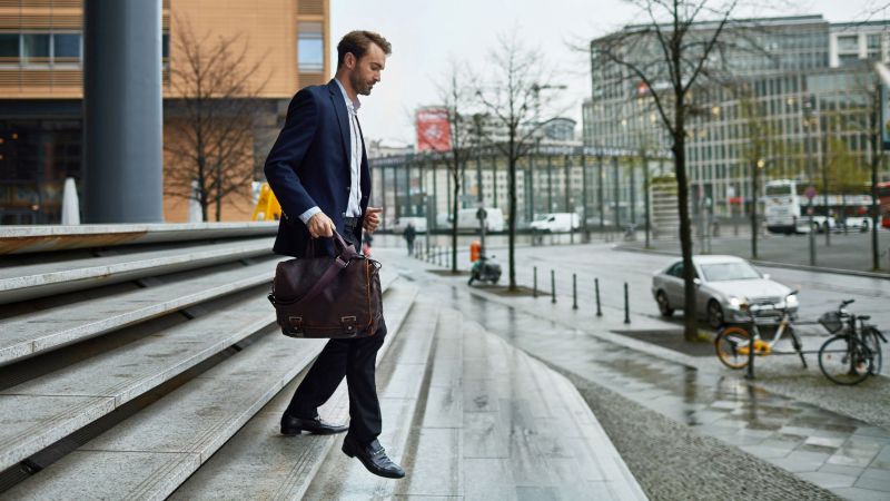 Employee leaving the workplace after a layoff or termination in California