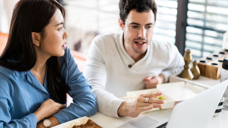 employees-working-through-lunch-missed-meal-break
