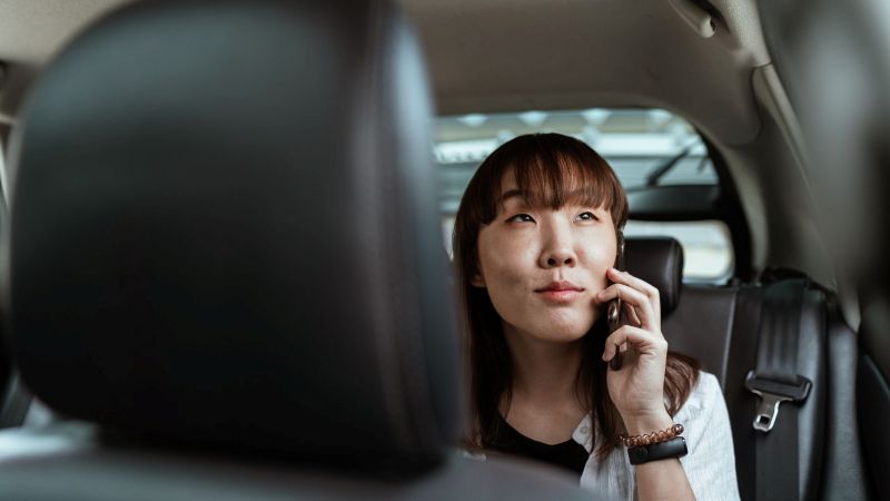 On-Call Employee Checking In Before a Shift — California Reporting Time Pay